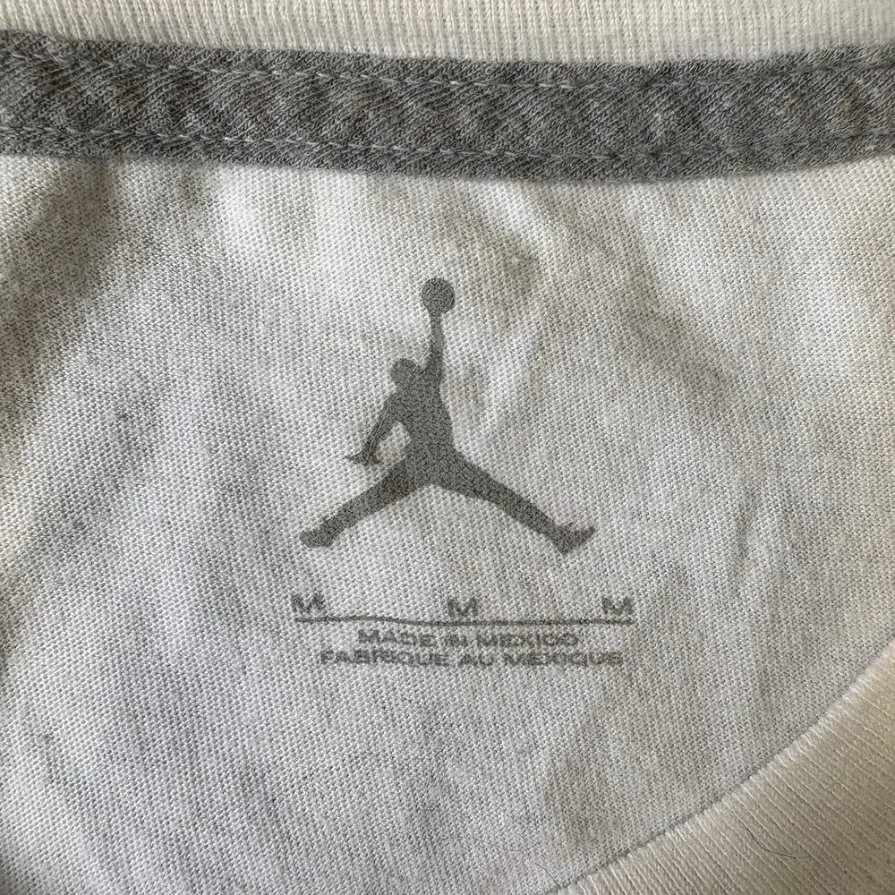 Nike Air Jordan 4 Cements Shirt Men’s Medium White Jumpman Logo White